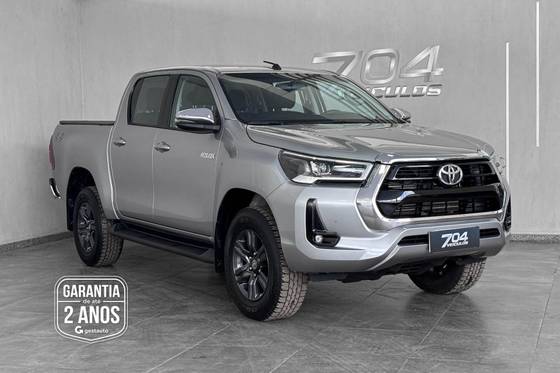 TOYOTA HILUX 2.8 D-4D TURBO DIESEL CD SR 4X4 AUTOMÁTICO TOYOTA HILUX 2.8 D-4D TURBO DIESEL CD SR 4X4 AUTOMÁTICO